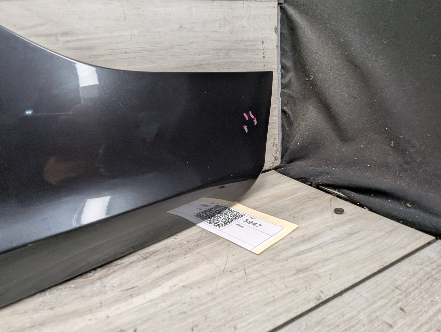 16-19 OEM BMW G12 740 750 Trunk Lid License Plate Lower Finish Panel