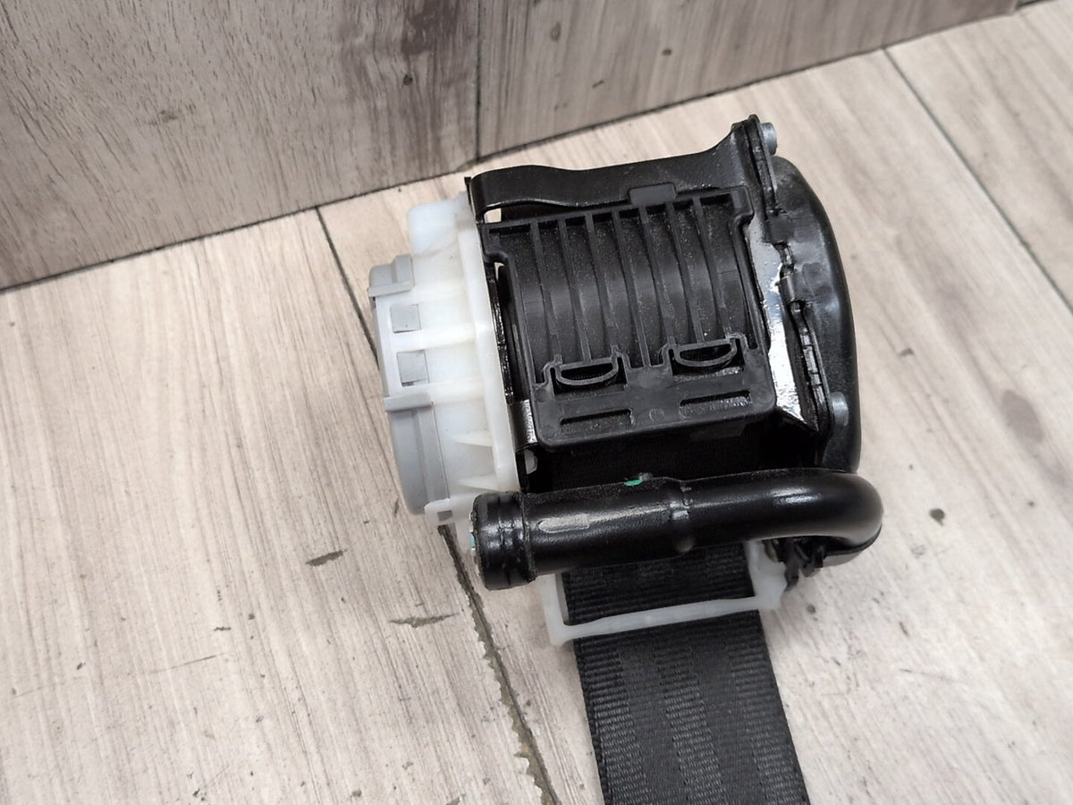 2015-2018 Audi Q3 8U Rear Left or Right Seatbelt Seat Belt Retractor 8U0857805A
