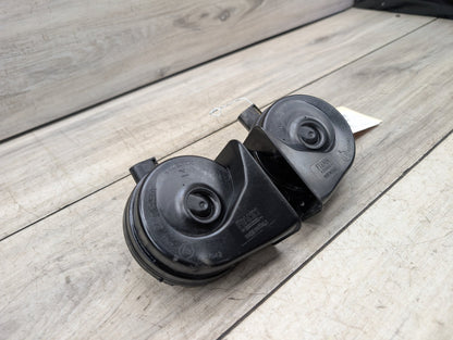 2021-2026 BMW 430i G22 Alarm Horns SET 7492206