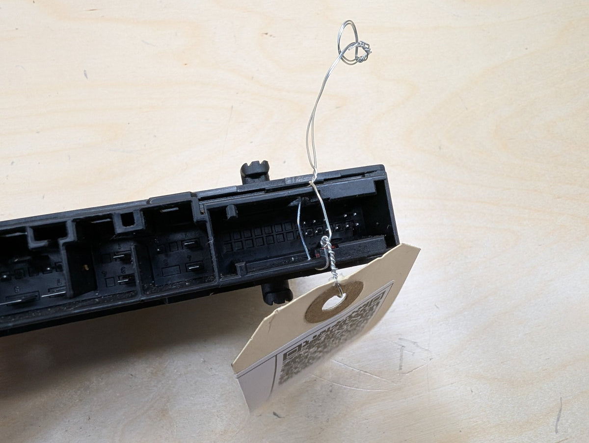 2007-2013 BMW 328i E93 Front Left or Right Seat Control Module 9148267 OEM