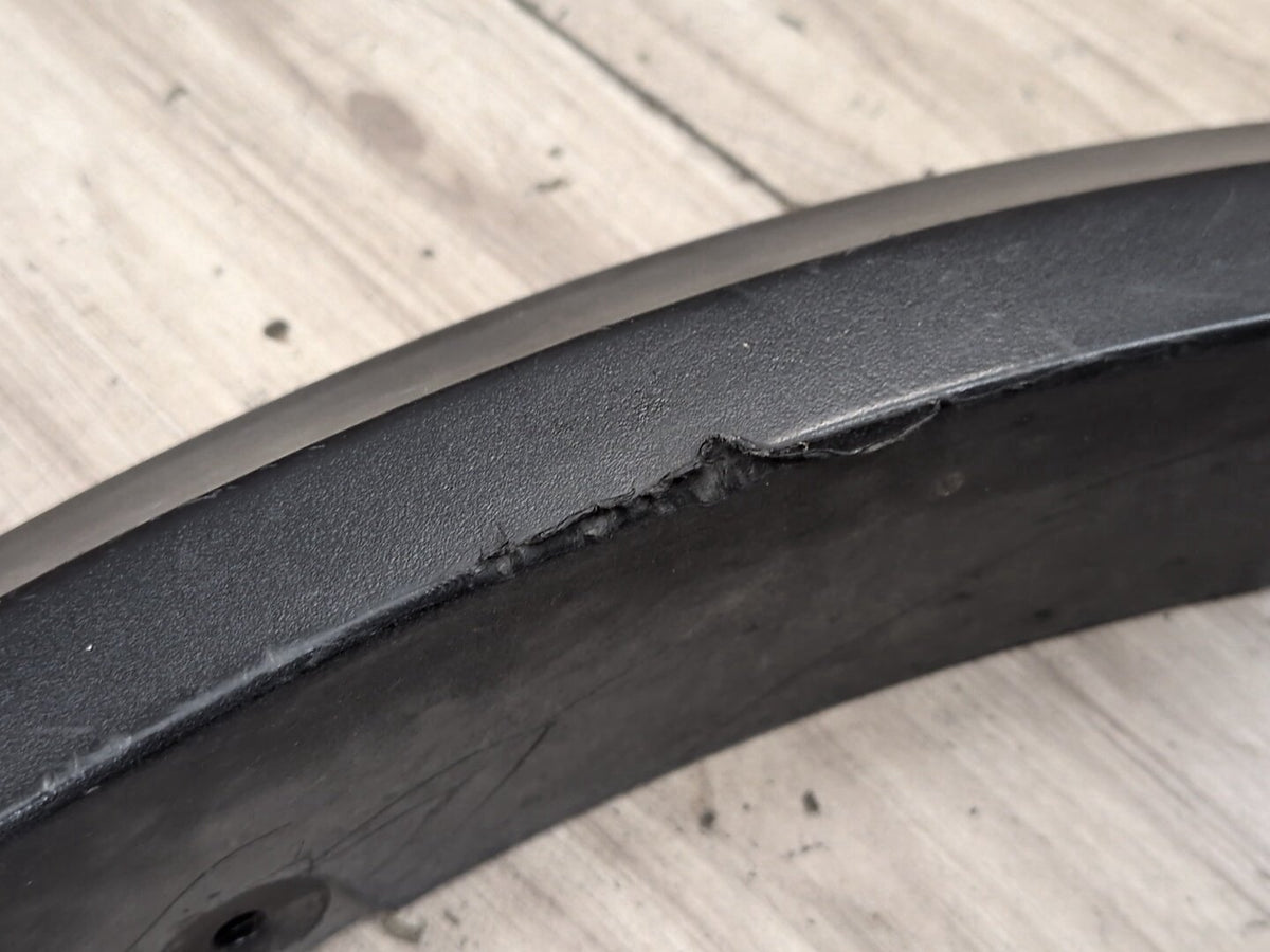 2007-2013 BMW X5 E70 Front Right Passenger Fender Flare Arch Trim Molding 7163560