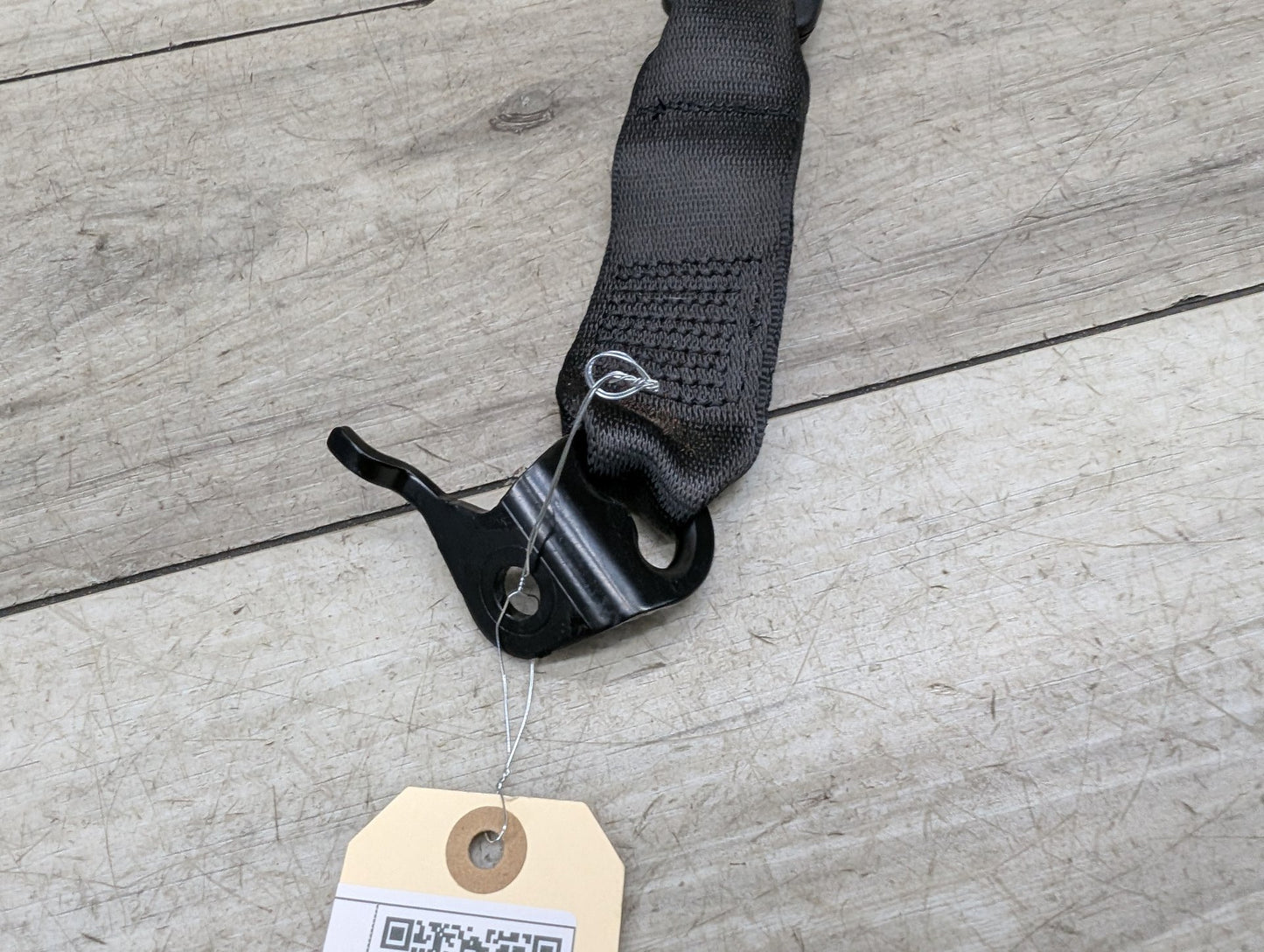 17-23 OEM BMW G30 530 F90 M5 Sedan Rear Left 2nd Row Center Seat Belt Buckle