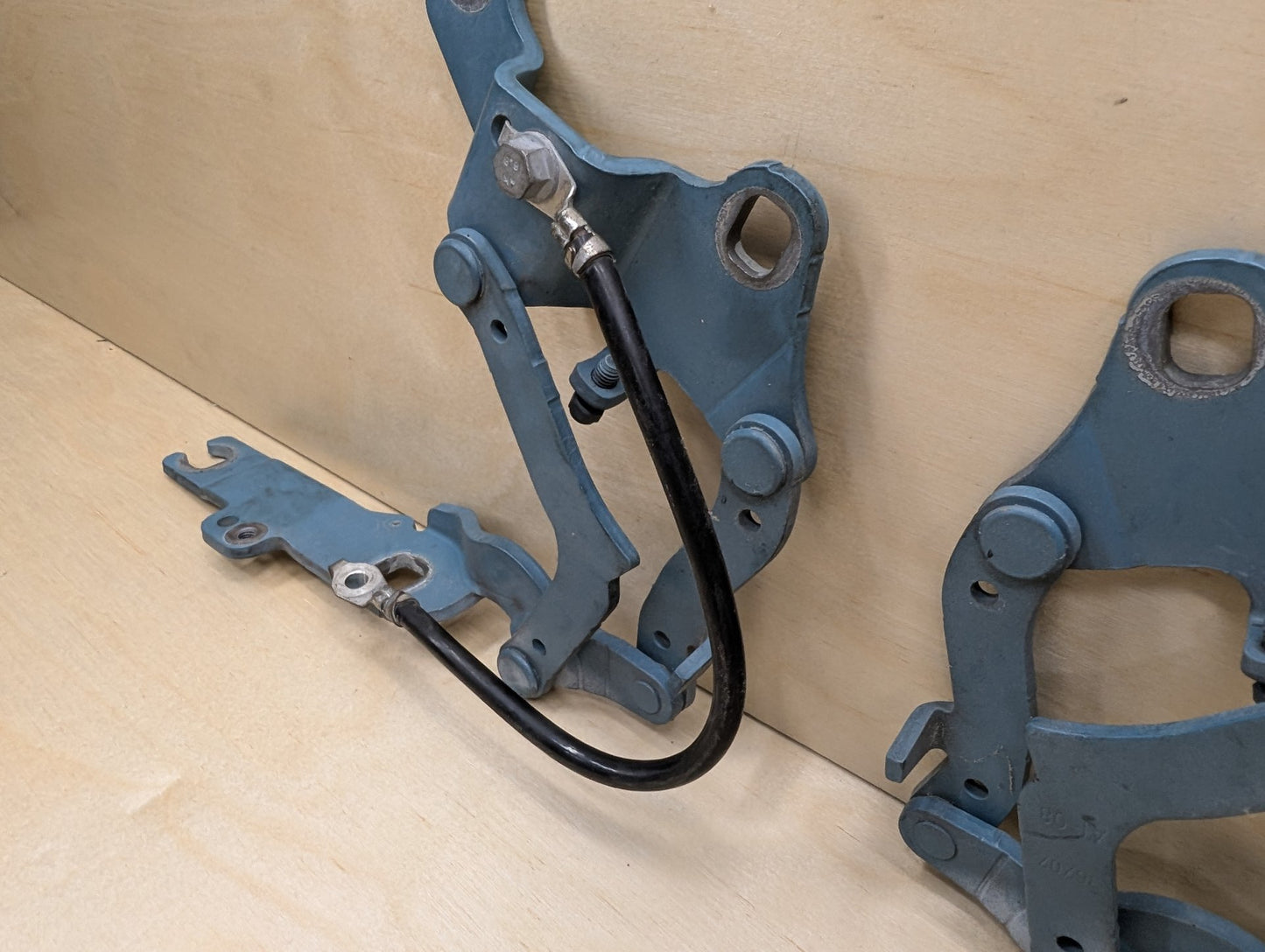 06-13 OEM BMW E90 E91 E92 E93 Hood Bonnet Left Right Side Hood Hinges SET