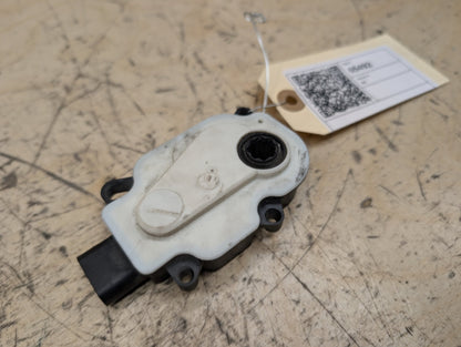 2010-2017 BMW 535i GT xDrive F07 Front Bumper Radiator Air Flap Shutter Motor Actuator 7193168 OEM
