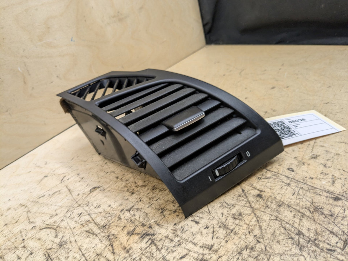 08-13 OEM BMW E82 E88 128 135 Dash Dashboard Right Passenger AC Air Vent Grille