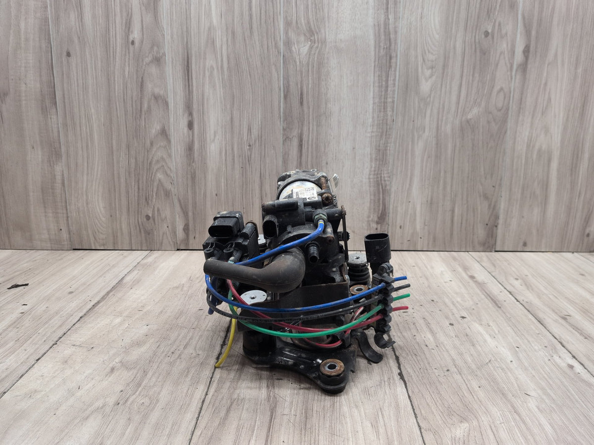 16-22 OEM BMW G11 G12 740 750 M760 Air Suspension Compressor Pump Module Motor