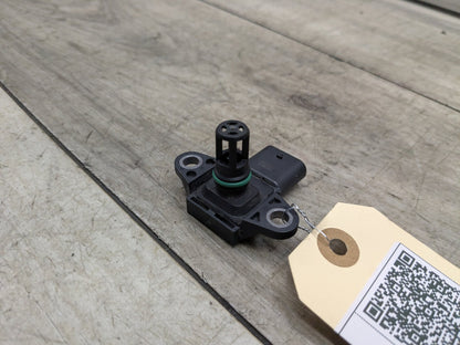 2016-2022 BMW 750Li G12 Manifold Absolute Pressure (MAP) Sensor 8644432
