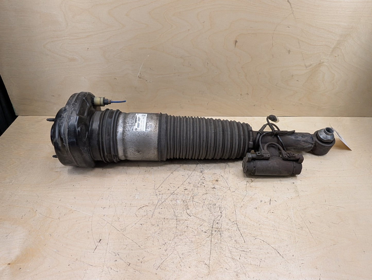 16-22 OEM BMW G11 G12 740 750 B7 REAR Right Passenger Air Suspension Strut Shock