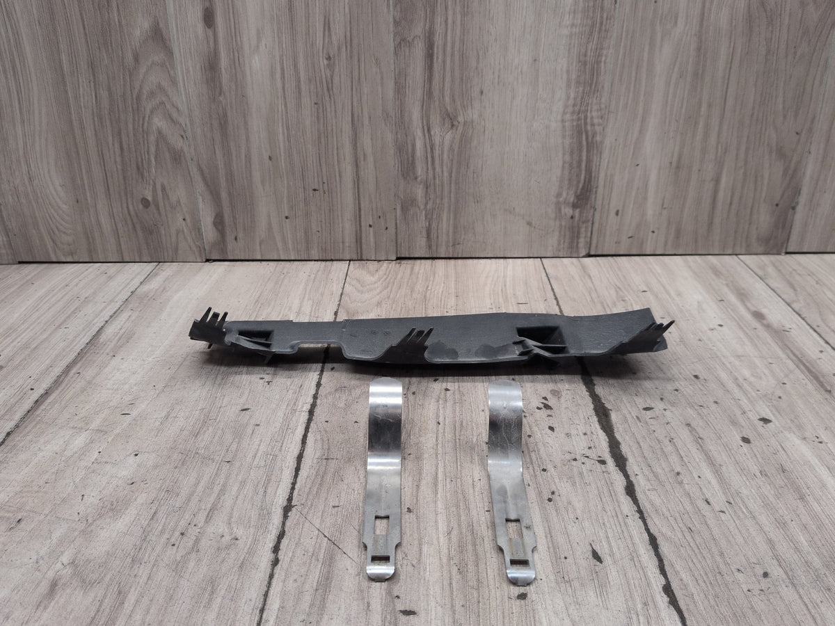 2016-2019 BMW 740Li G12 Right Passenger Headlight Bracket 7440355 OEM
