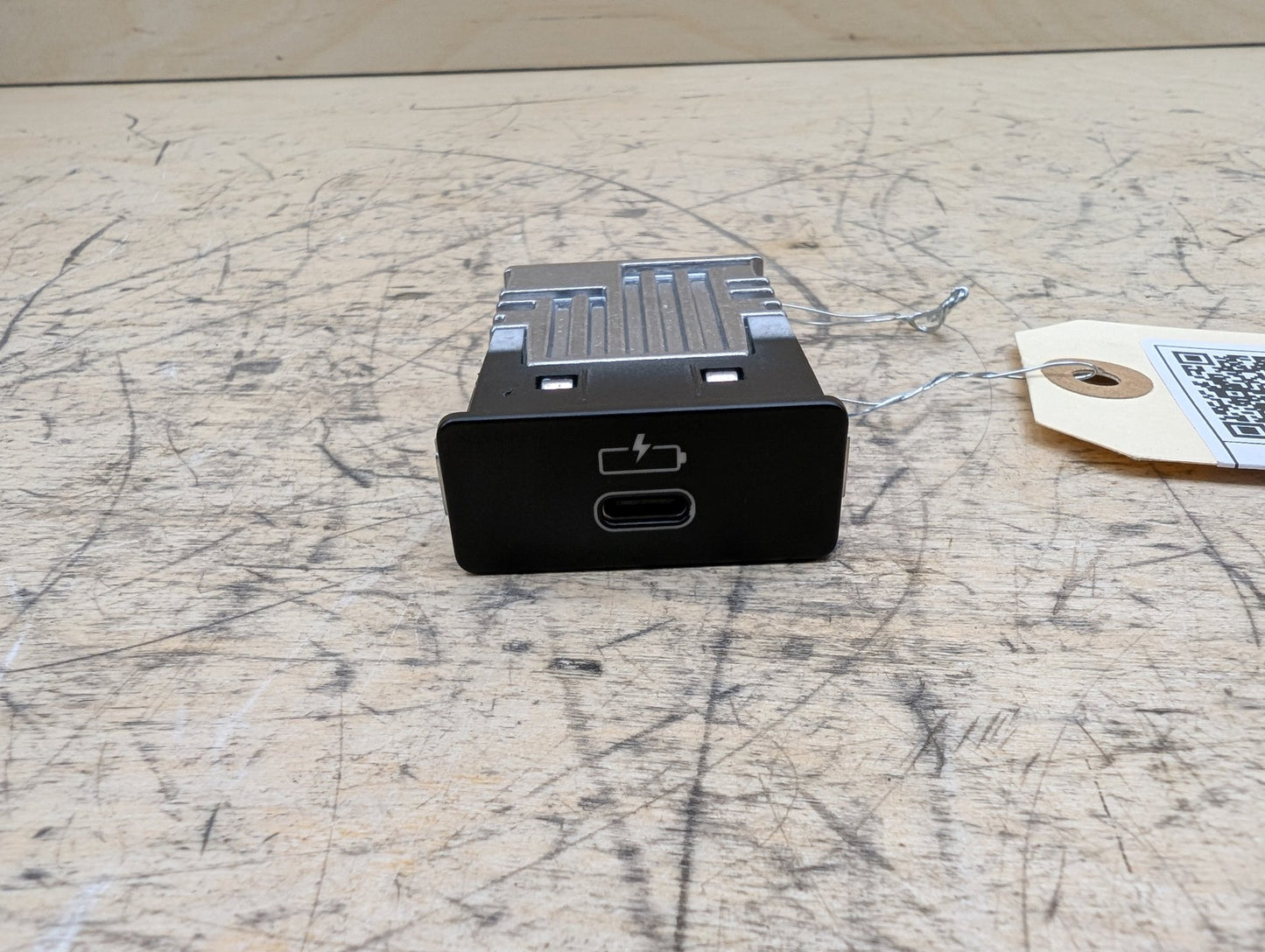 OEM BMW F48 F97 G01 G20 G22 G23 G26 G30 USB Type C Socket Charger Port Connector