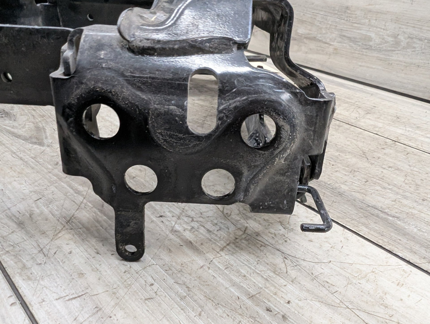 OEM BMW G20 G22 G23 G26 Front Right Passenger Radiator Reinforcement Bracket