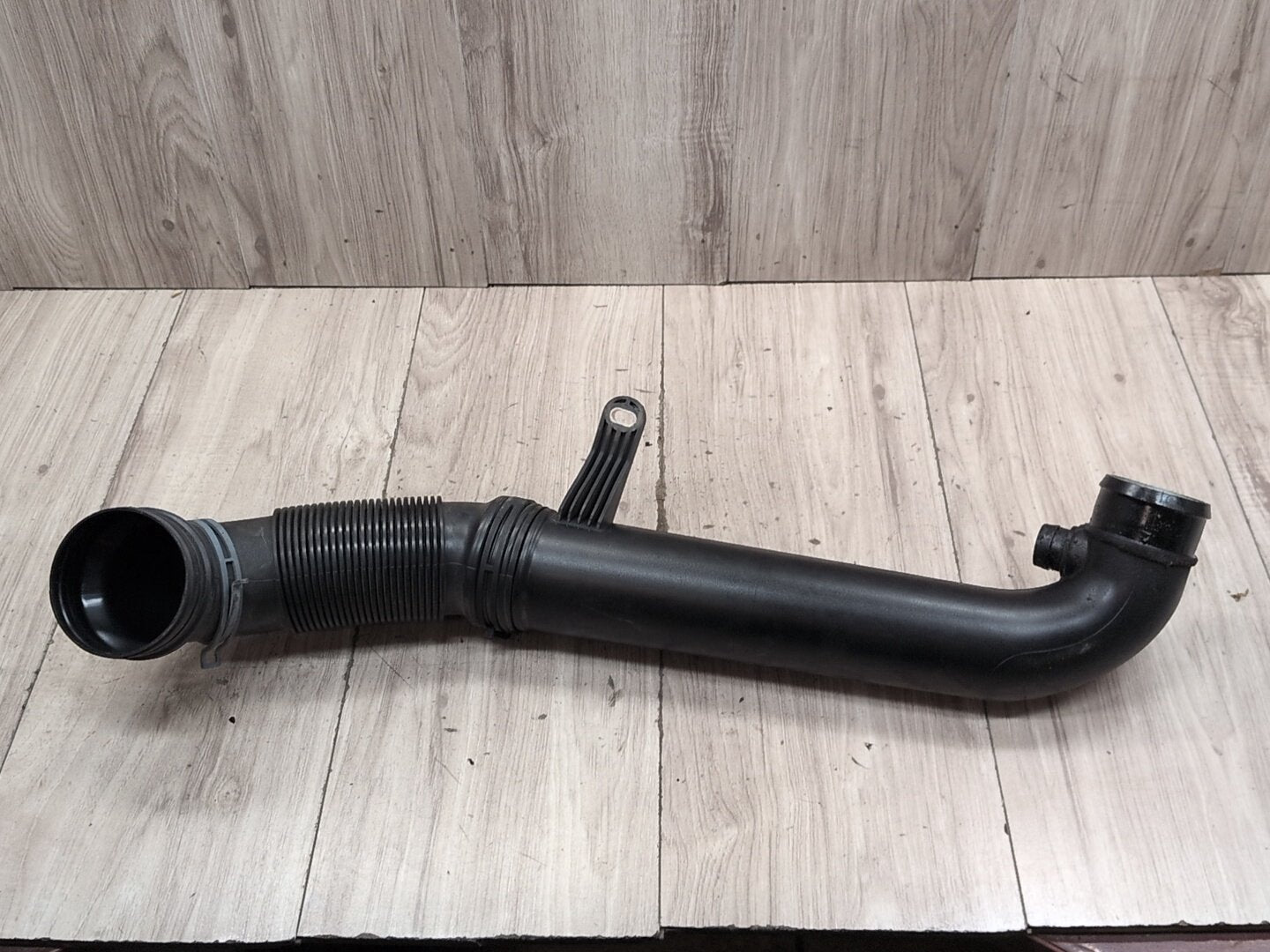 2015-2018 Audi Q3 8U Engine Motor Air Duct Tube Hose 1K0129654B