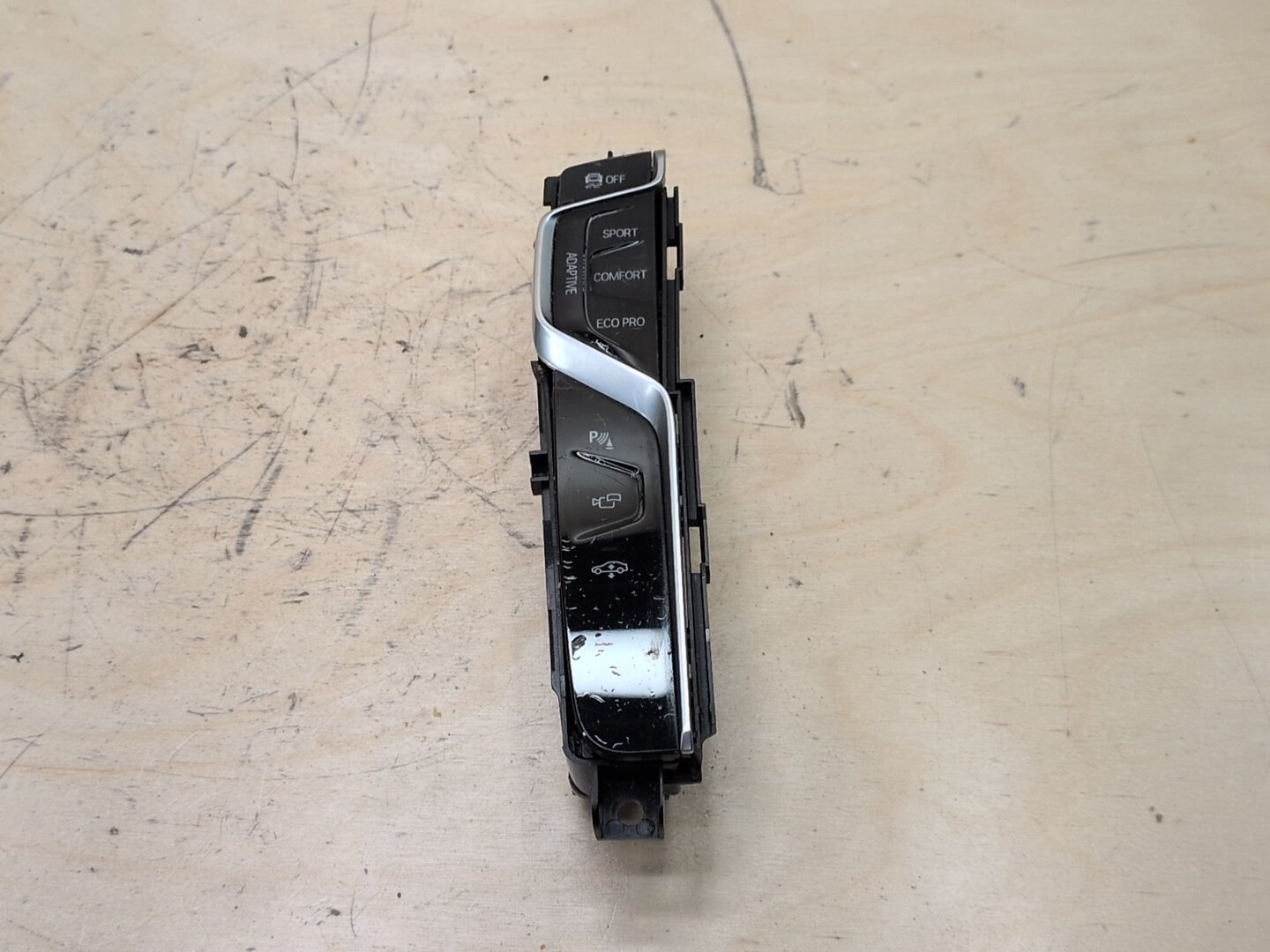 16-19 OEM BMW G11 G12 740 750 70 Center Console Operating Unit Traction Switch