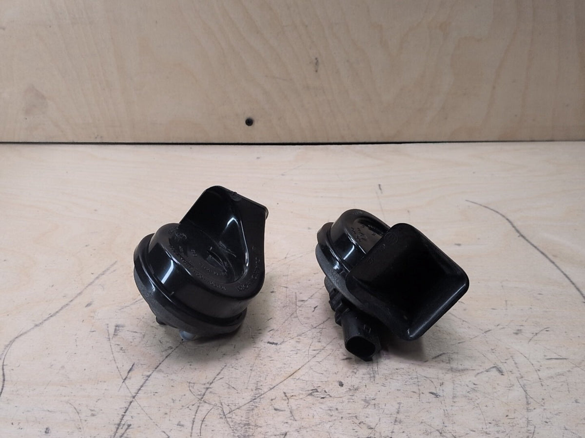 2019-2026 BMW X5 G05 Alarm Horns SET 7442770 OEM