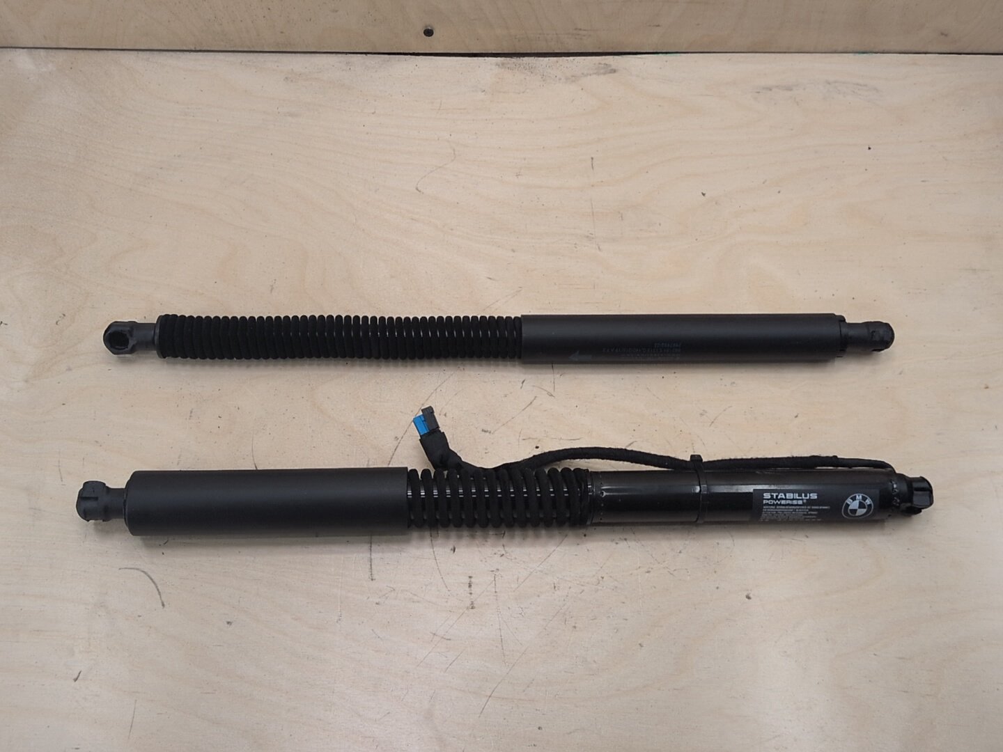 18-24 OEM BMW G01 F97 X3 X3M Rear Left Right Liftgate Shock Strut Lift Supports