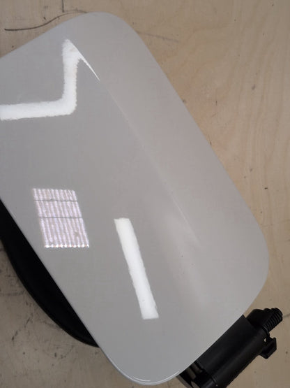2018-2024 BMW X3 G01 Gas Cover Assembly 7405751
