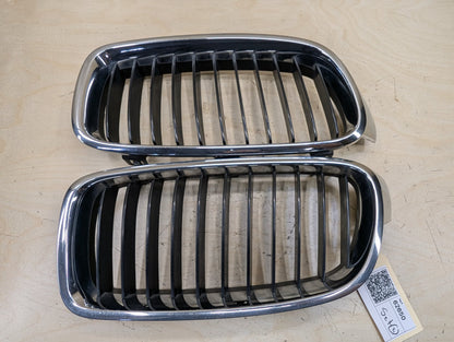 2012-2018 BMW 328i F30 SPORT Front Left Right Upper Bumper Cover Kidney Grilles SET 7260497