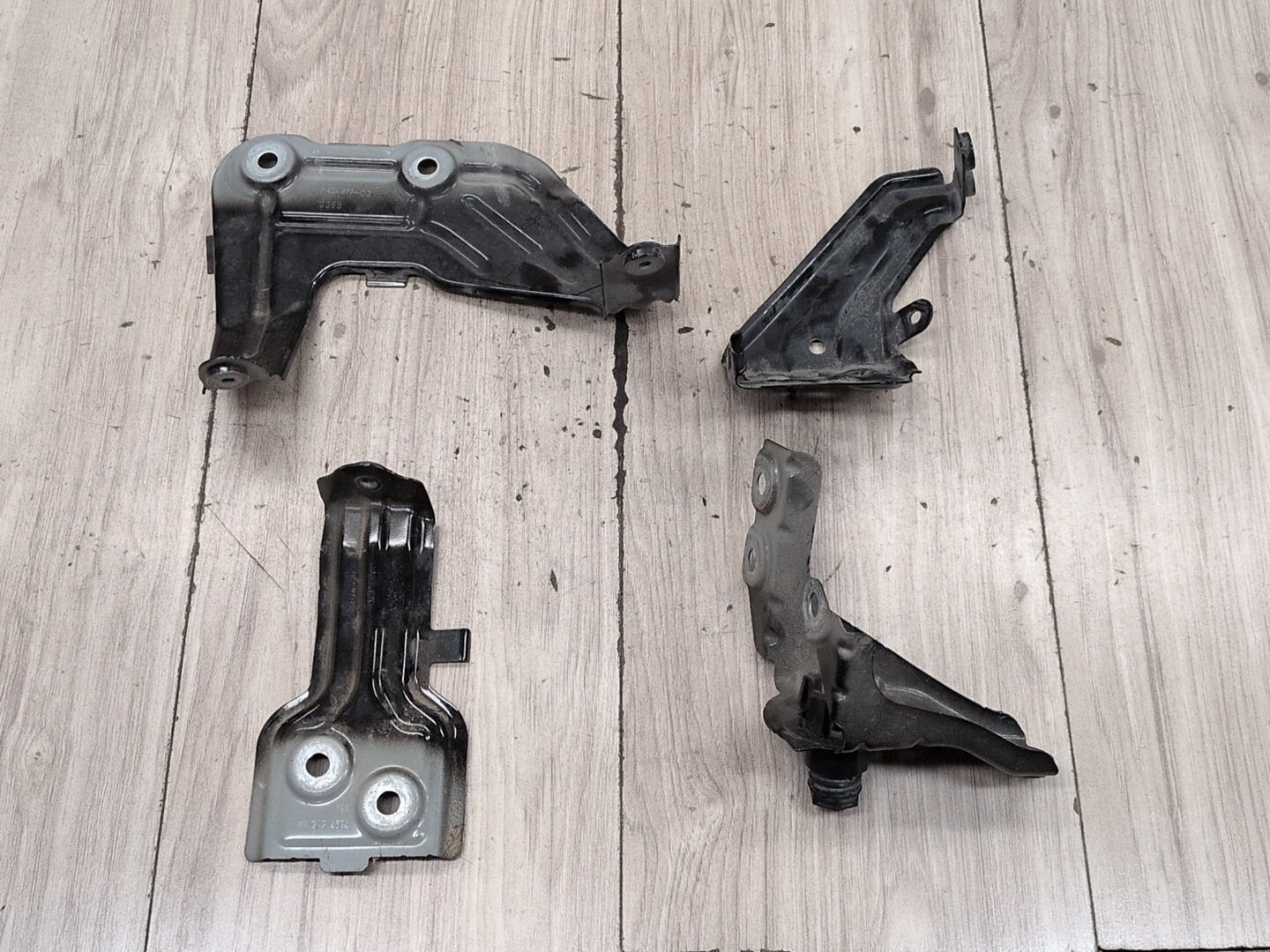 18-24 OEM BMW G01 G02 F97 F98 X3 X4 Left Driver Fender Wing Holder Bracket SET