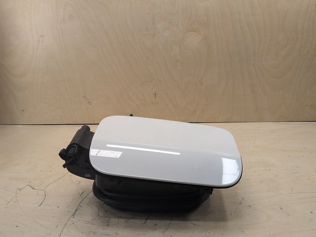 2018-2024 BMW X3 G01 Gas Cover Assembly 7405751 OEM