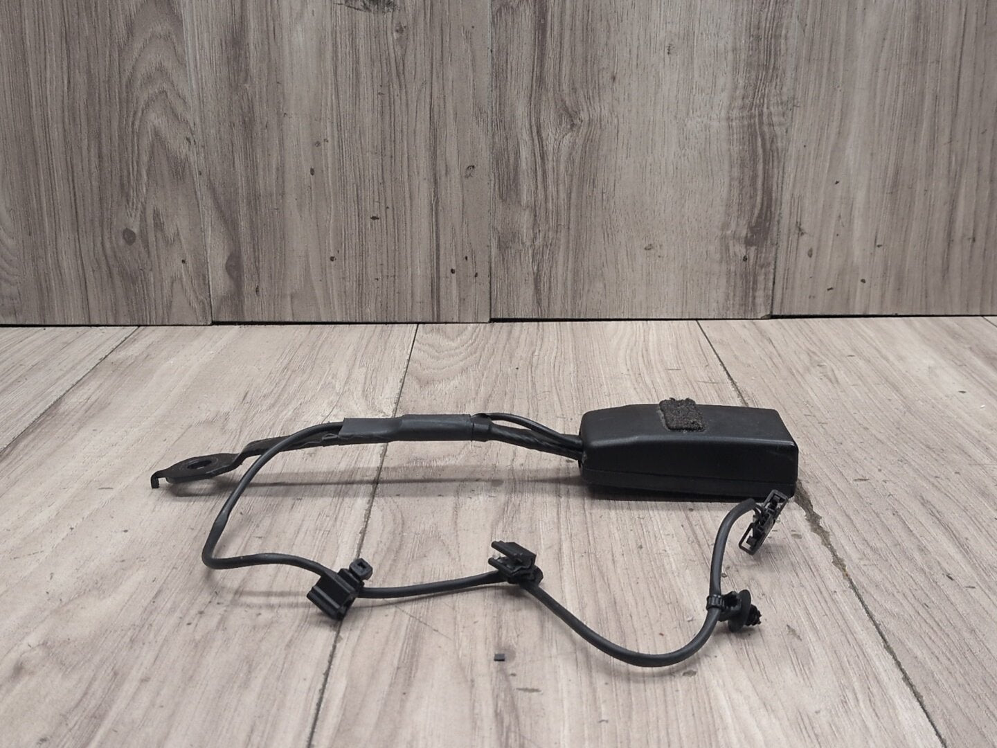 2015-2018 Audi Q3 8U Front Left Driver Seatbelt Seat Belt Buckle 8R0857755M