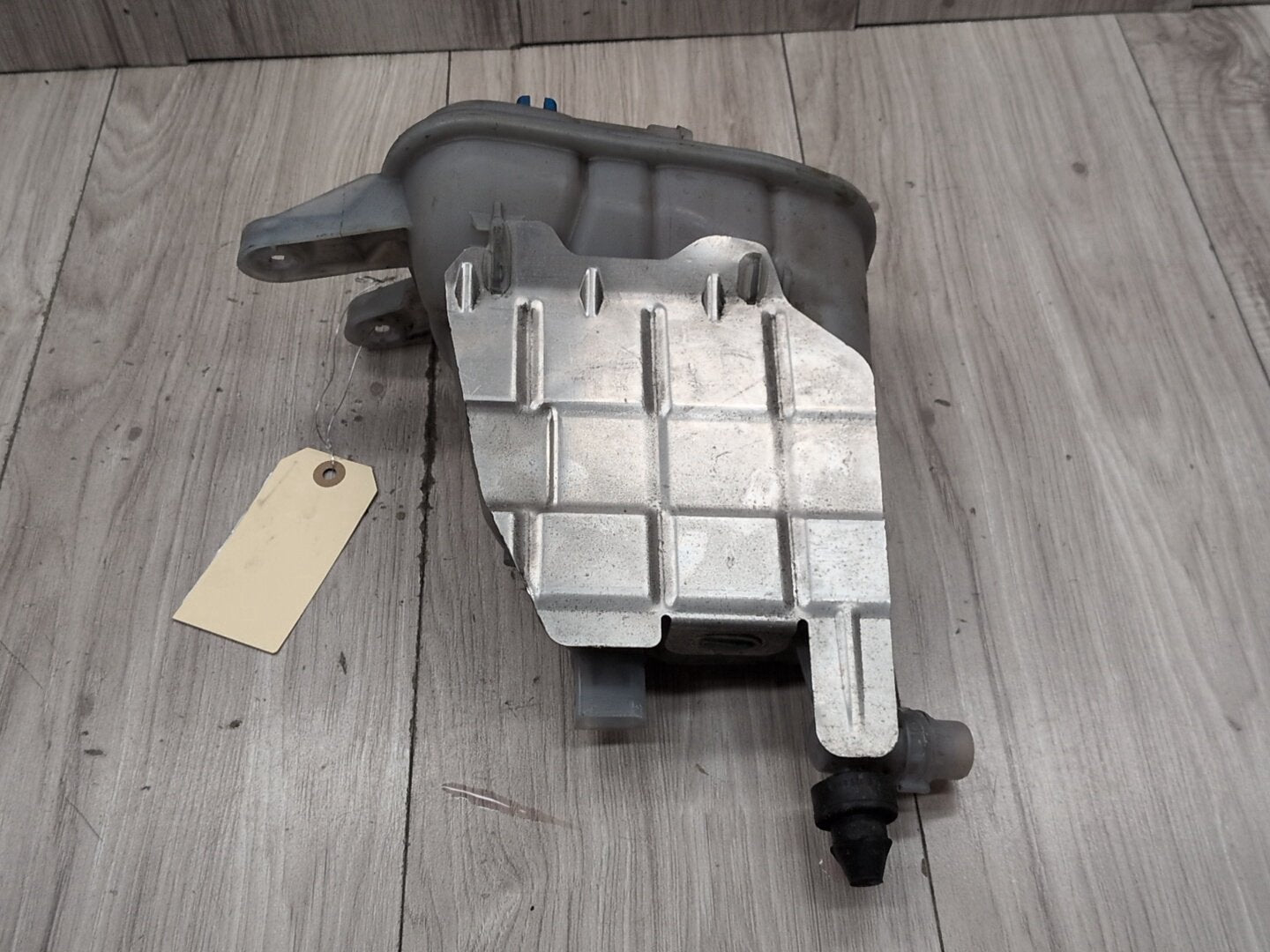 2008 - 2017 Audi S5 8T Coolant Expansion Tank Reservoir 8k0121405N