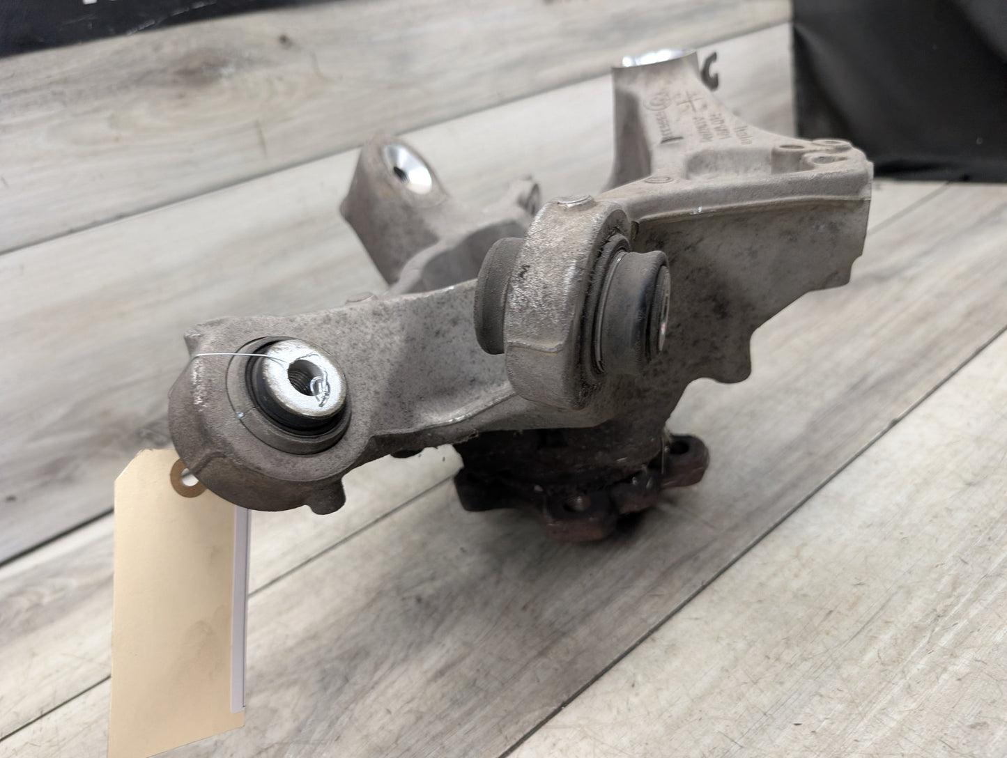 2017-2023 BMW M550i xDrive G30 Rear Right Passenger Spindle Knuckle w/ Bearing 6866338