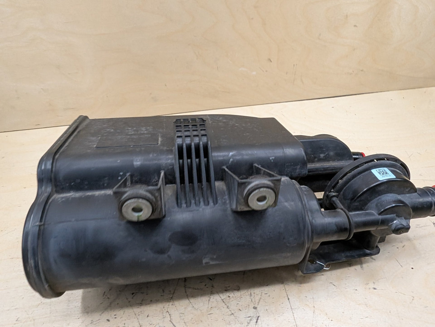 2012-2018 BMW 320i F30 Fuel Vapor Charcoal Canister 7297330