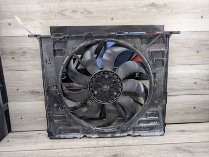 2016 - 2017 BMW 750i G12 Radiator Fan Shroud Housing w/ Motor 8619625 N63B44O2