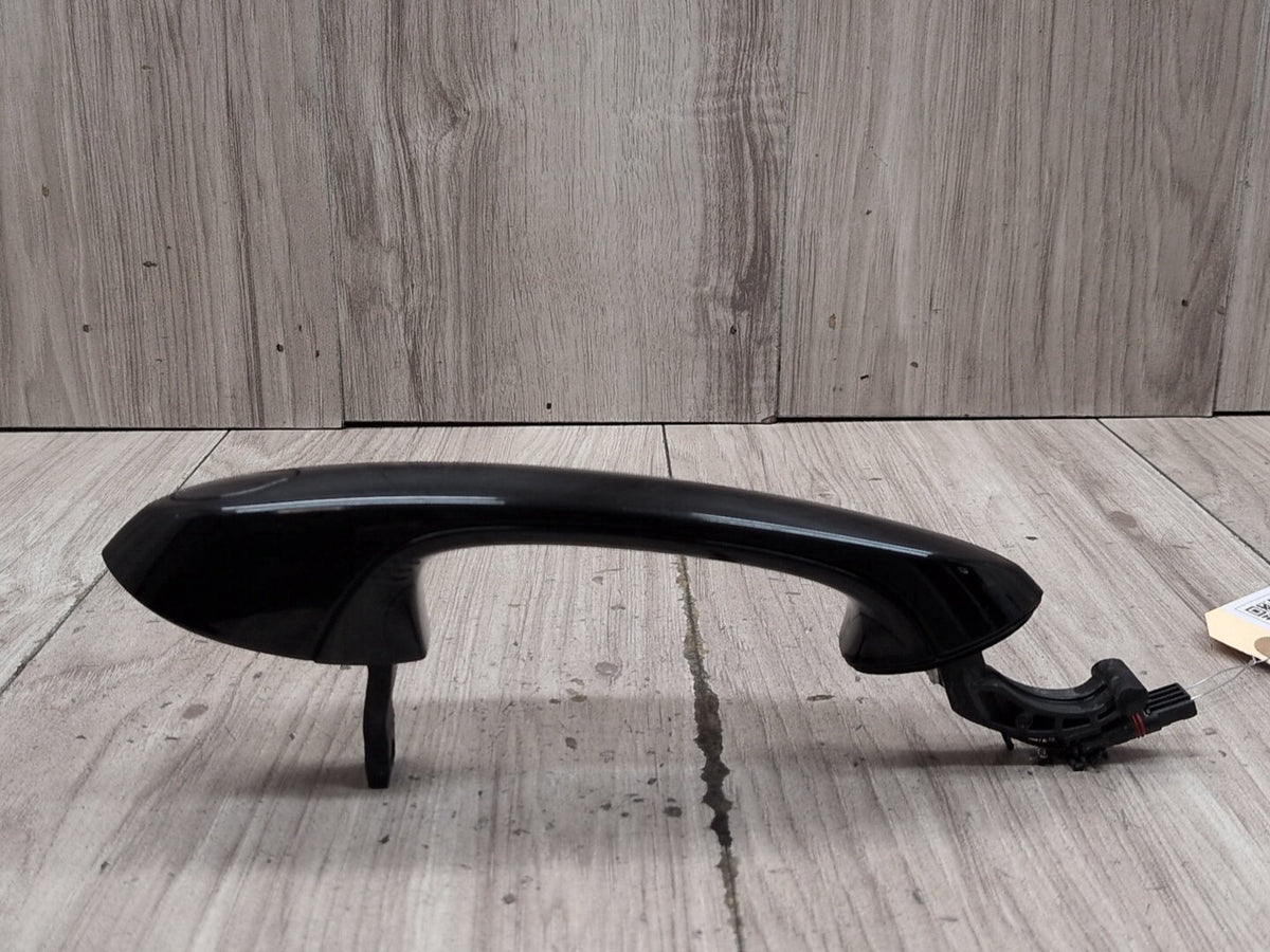 2018-2024 BMW X3 G01 Front Left Driver Exterior Door Handle w/ Comfort Access 8492063 OEM