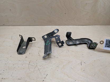 15-20 OEM BMW F80 F82 F83 M3 M4 Left Driver Fender Bracket Mount Carrier SET