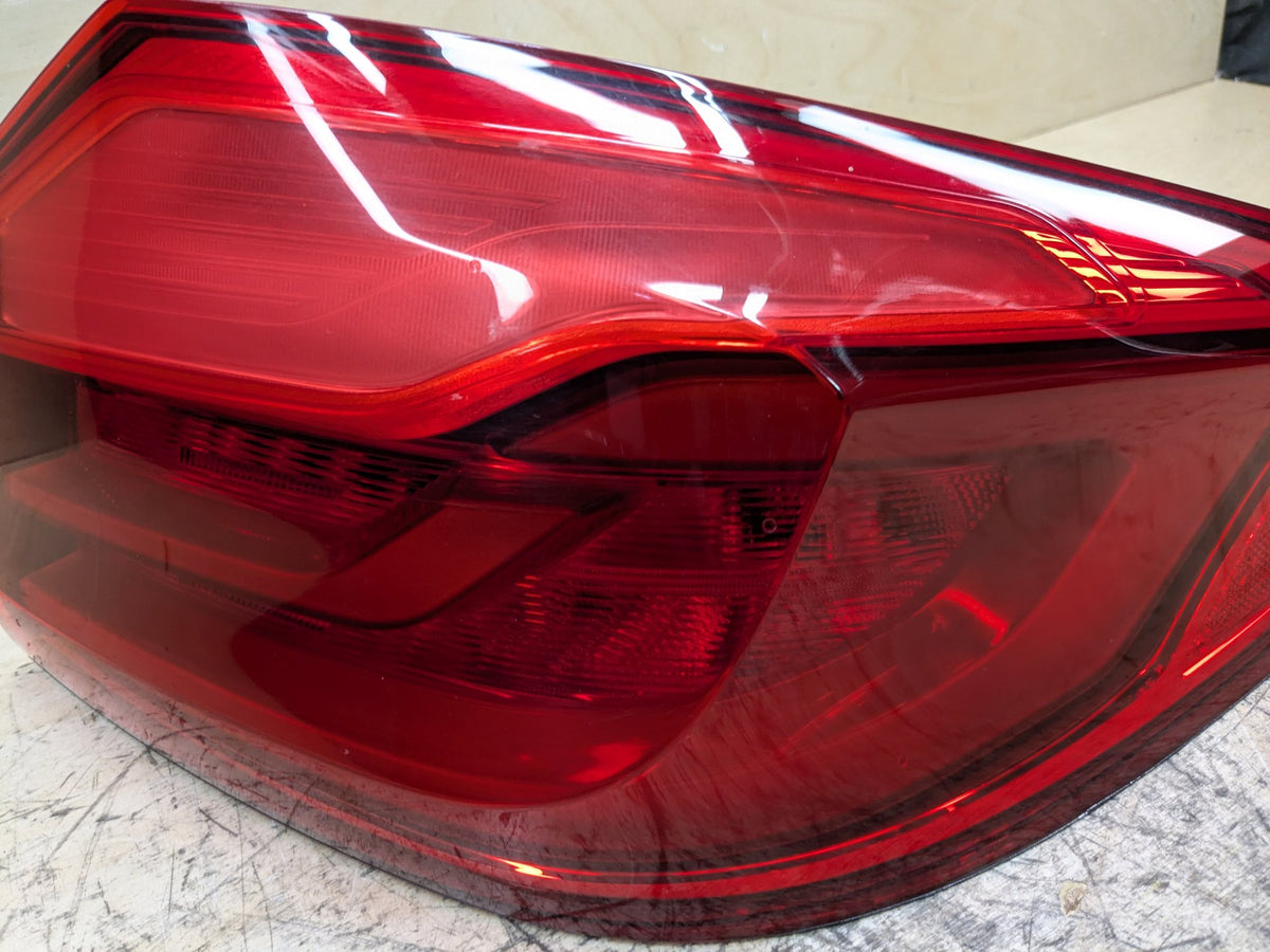 17-20 OEM BMW F90 G30 530 540 M550 M5 Rear Passenger Side Outer Tail Light