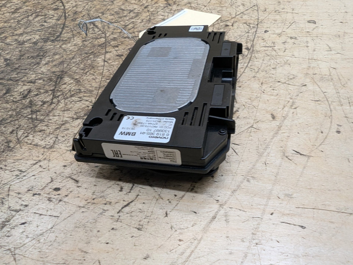 16-19 OEM BMW G11 G12 740 750 M760 Wireless Phone Charger Control Module