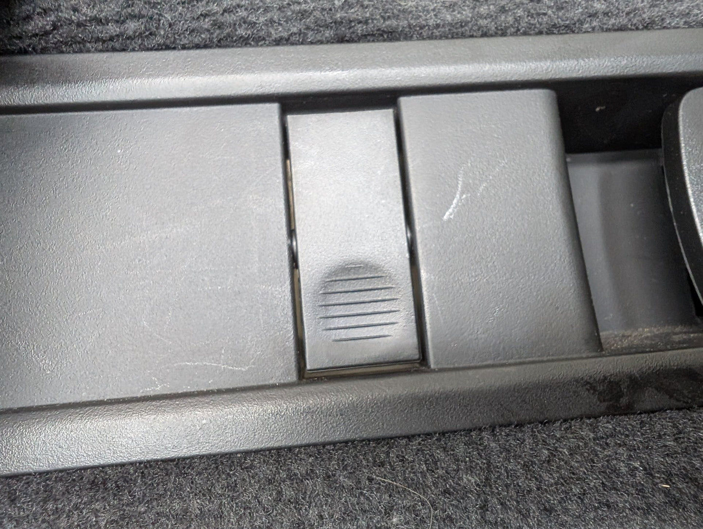 2019-2023 BMW X5 G05 REAR TRUNK RIGHT SIDE QUARTER LOWER TRIM PANEL OEM 5A0B5C8