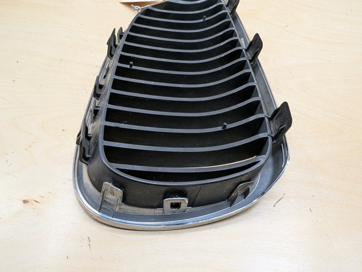 2007-2013 BMW 328i E93 Front Left Right Upper Bumper Cover Kidney Grilles SET 7157277