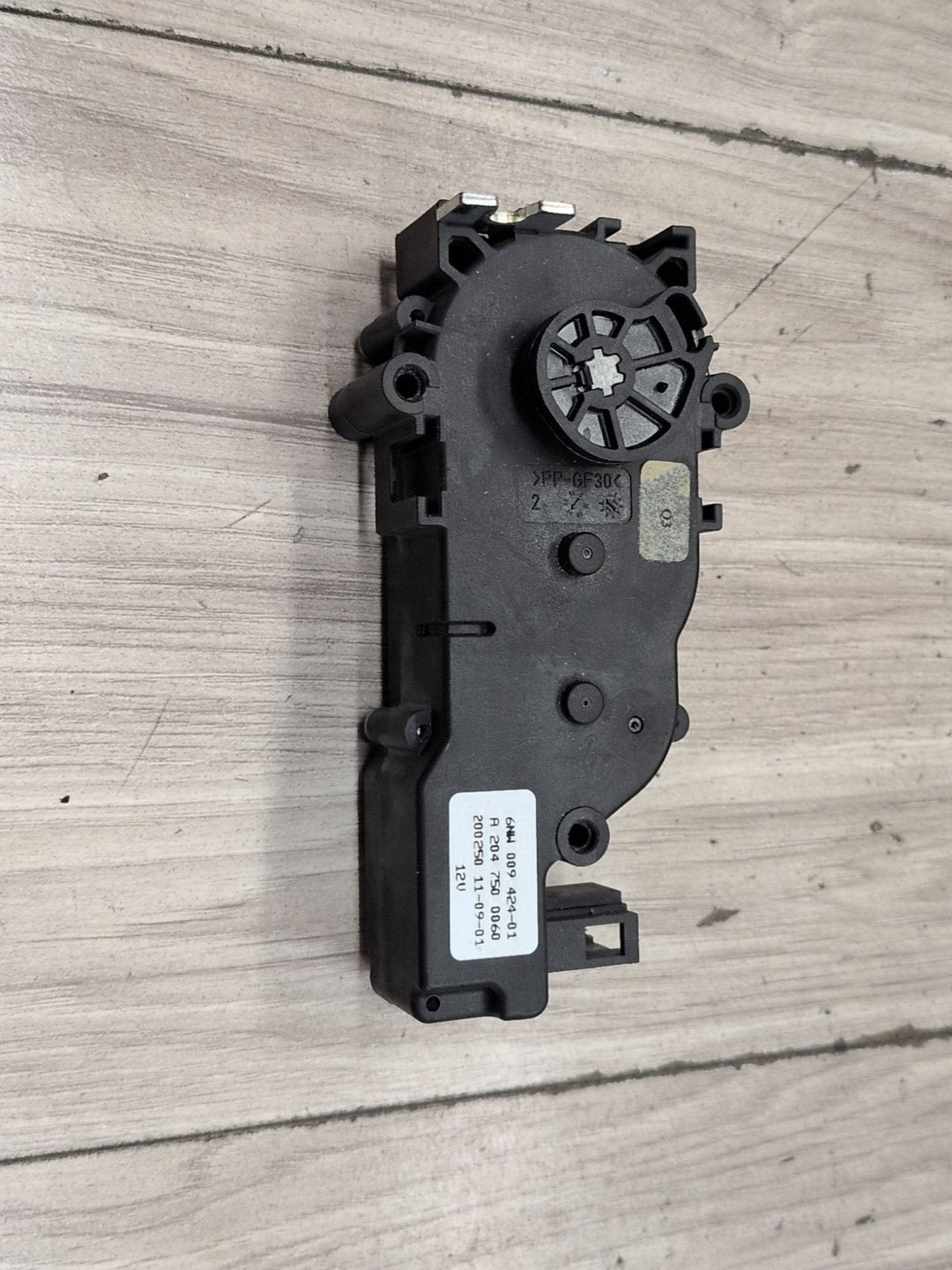 2009-2012 Mercedes-Benz E550 W212 Liftgate Trunk Lid Liftgate Lock Latch Actuator A2047500060 OEM