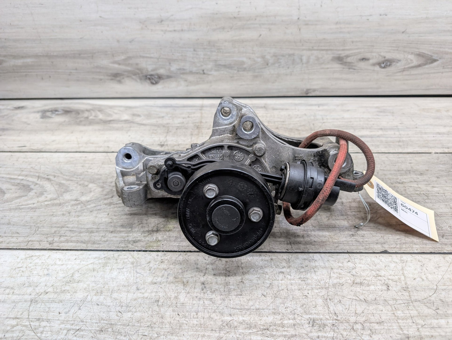 OEM BMW F22 F23 F30 G01 G02 230 330 X3 Engine B46 B48 Coolant Pump With Support
