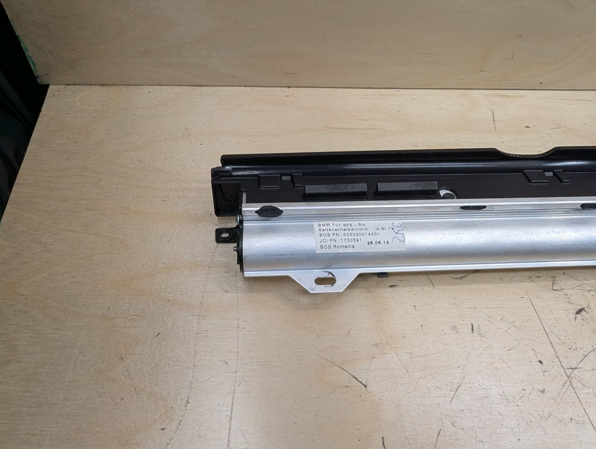 2010-2017 BMW 535i GT xDrive F07 Rear Right Passenger Door Window Glass Roller Sunshade Blind 9156528 OEM