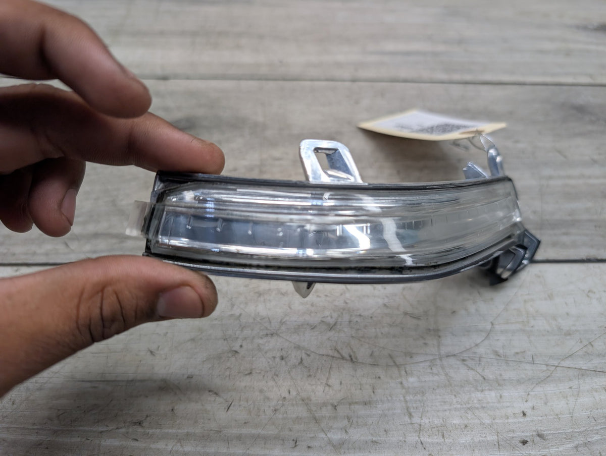 OEM BMW F22 F30 F32 F87 Right Passenger Side Mirror Turn Signal Light Indicator