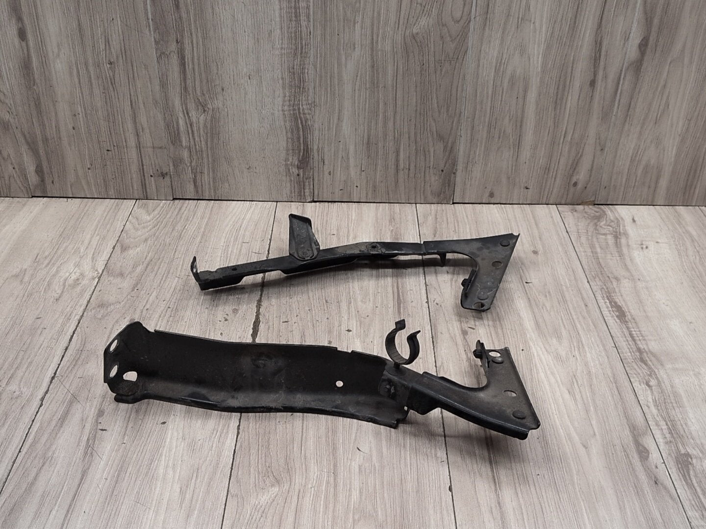 2008-2017 Audi S5 8T Front Left Right Fender Brackets SET 8T0821135C