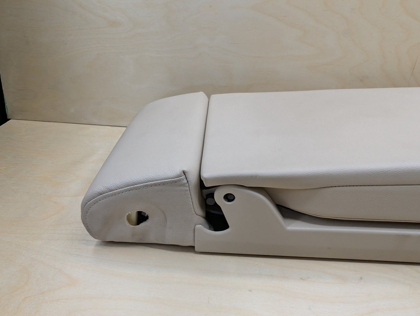 2018-2024 BMW X3 G01 Rear Center Middle Seat W/ Cupholder Armrest Assembly 7469796