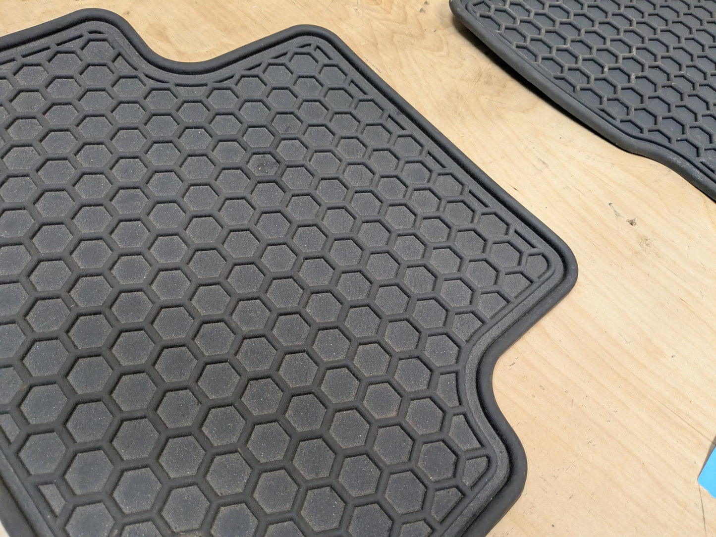 2009-2012 Mercedes-Benz E550 W212 Front Rear Left Right All Weather Mat Carpet Floor Mats SET A2126801848 OEM