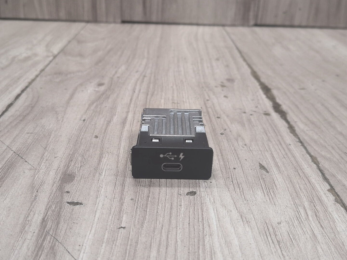 OEM BMW F44 F48 F97 G01 G05 G12 G20 G30 G80 USB C Charger Port Socket