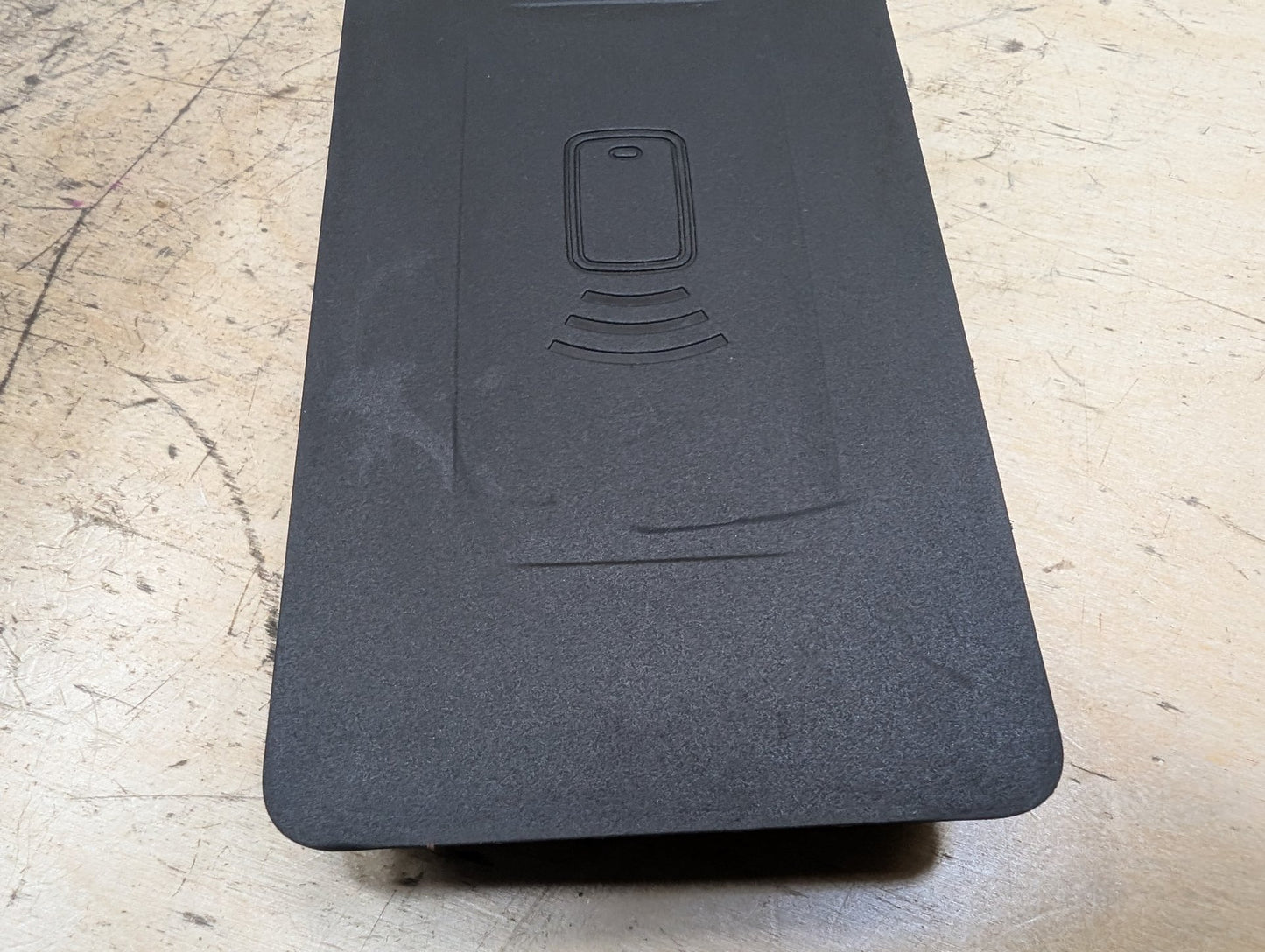 OEM BMW G01 G05 G20 G26 G80 M4 Center Console Storage Phone Car Wireless Reader