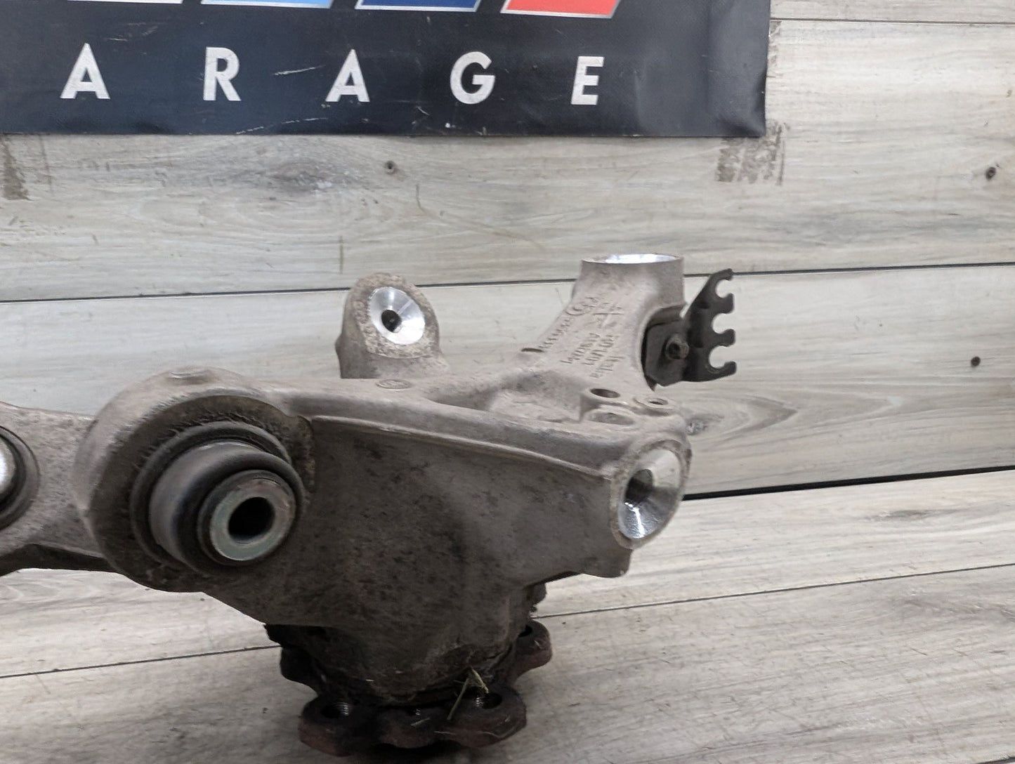 2017-2023 BMW M550i xDrive G30 Rear Right Passenger Spindle Knuckle w/ Bearing 6866338