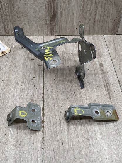 2017 - 2023 BMW M550i G30 Front Left Driver Fender Brackets SET 7349617 N63B44O2