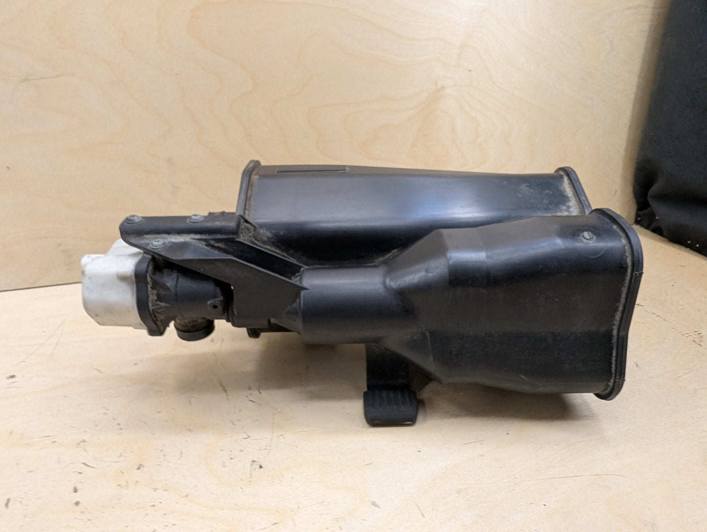 OEM BMW E89 E90 E92 E93 Charcoal Filter Fuel Tank Vapor Evaporator Cannister