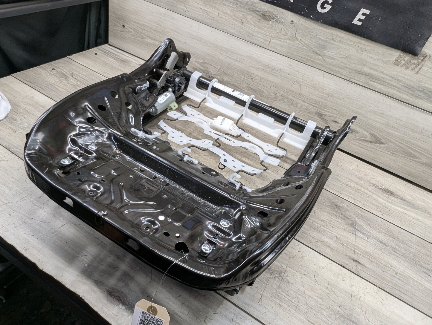 2018 - 2024 BMW X3 G01 Front Right Passenger Seat Lower Track Frame Assembly 7414610 B58B30O1