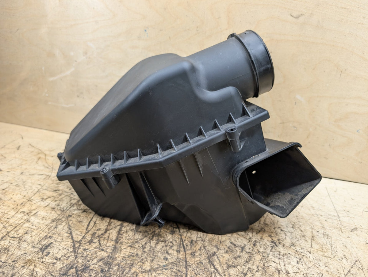 OEM BMW G05 G12 G30 540 740 Air Box Filter Cleaner Intake Resonator Muffler B58