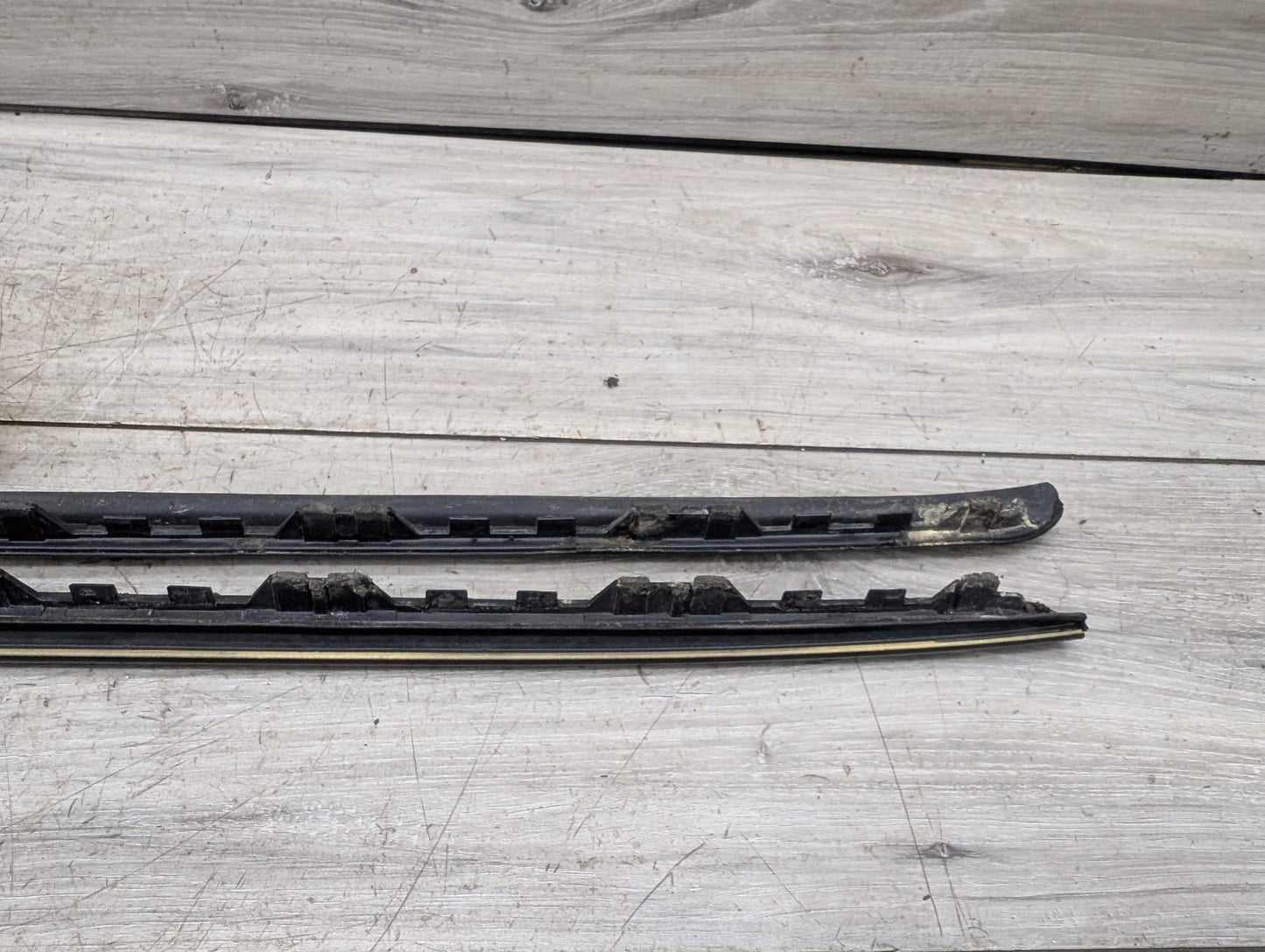 2014 - 2018 BMW X5 F15 Front Left Right Side Windshield Drip Trim Molding SET 7387917 N63B44O1