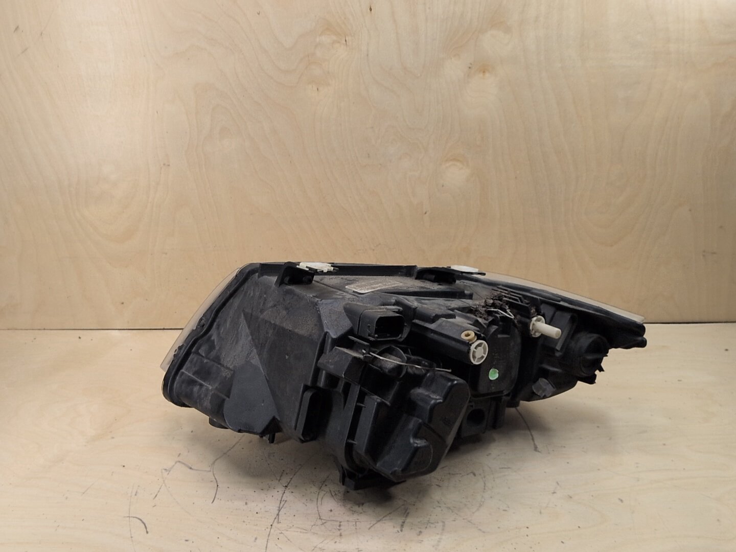 09-11 OEM BMW E90 328 335 LCI Right Passenger Side Halogen Headlight w/ Modules